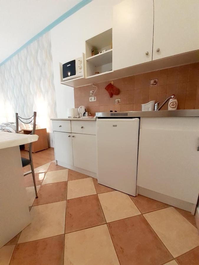 Petra Apartmanhaz Kehidakustany Exterior photo