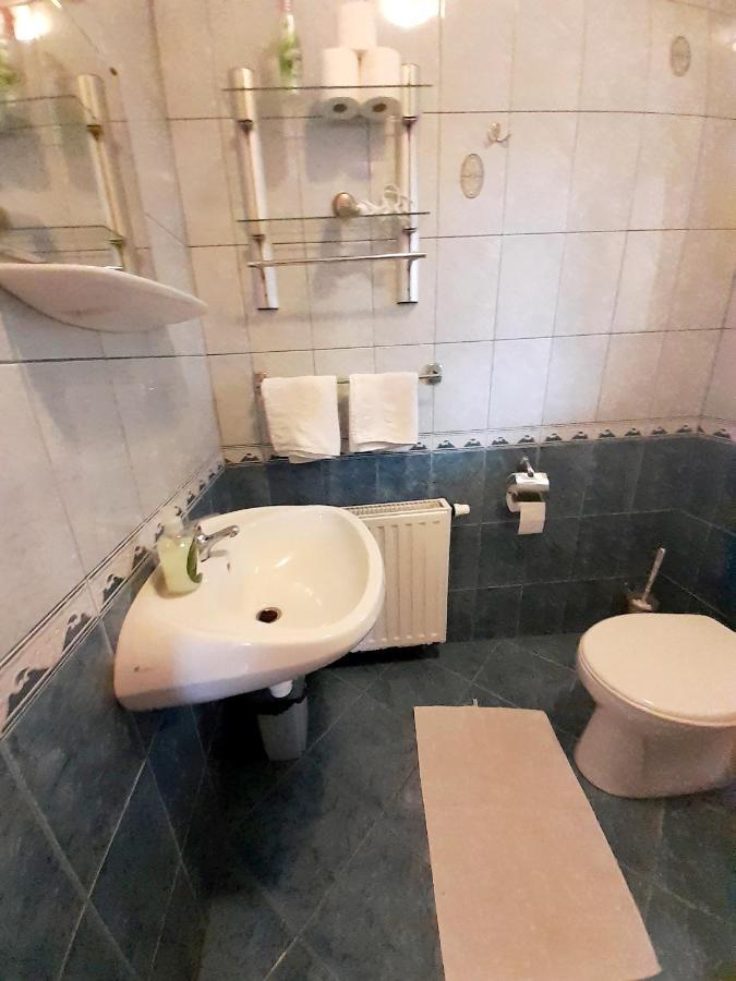 Petra Apartmanhaz Kehidakustany Exterior photo